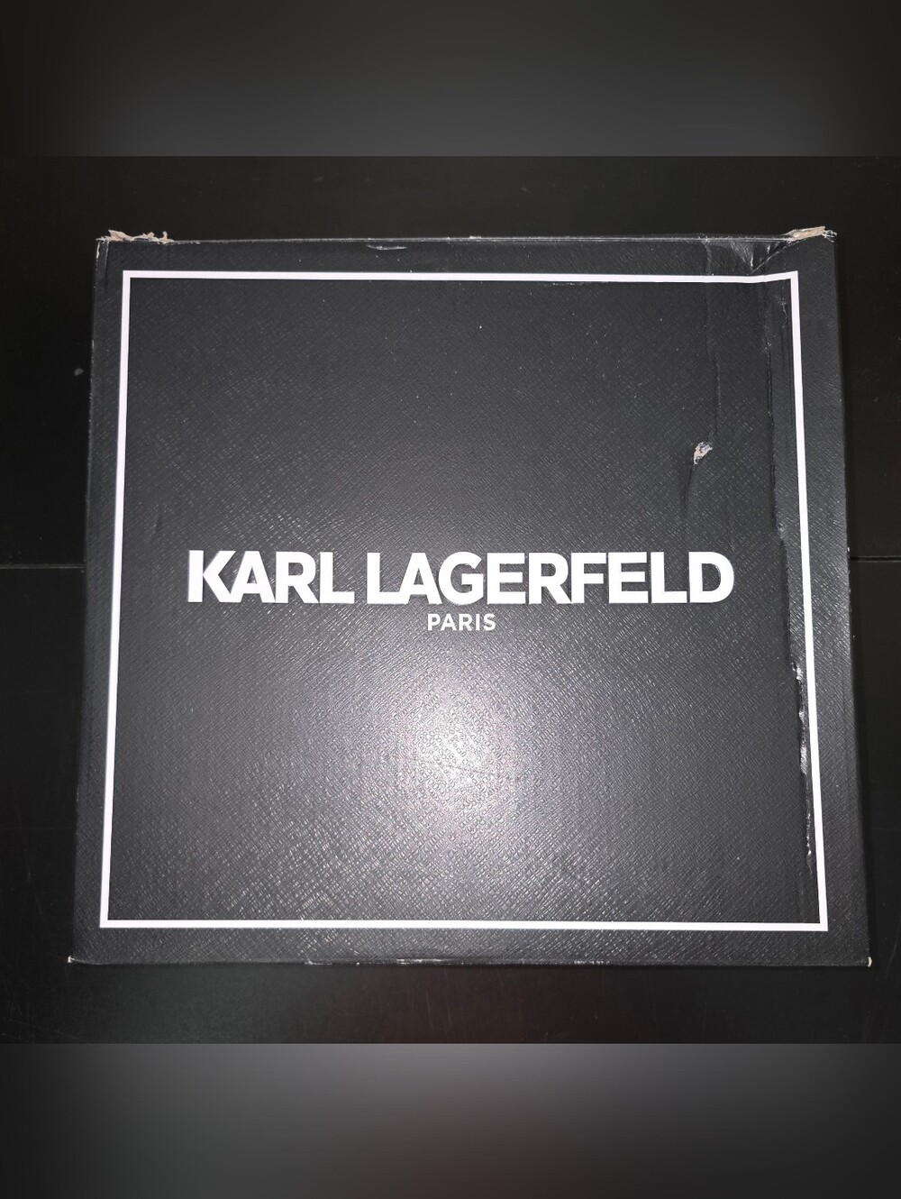 Karl Lagerfeld Paris, Womens Slip On Holographic Silver Snowboots. Size US 10